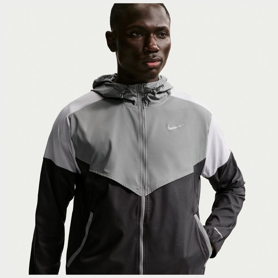 Nike Impossibly Light Windrunner